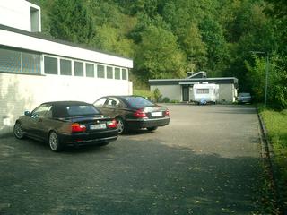 B�rogeb�ude ganz rechts und Wohnhaus